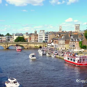 https://over-the-river-emperors-wharf.yorkshirehotels.net